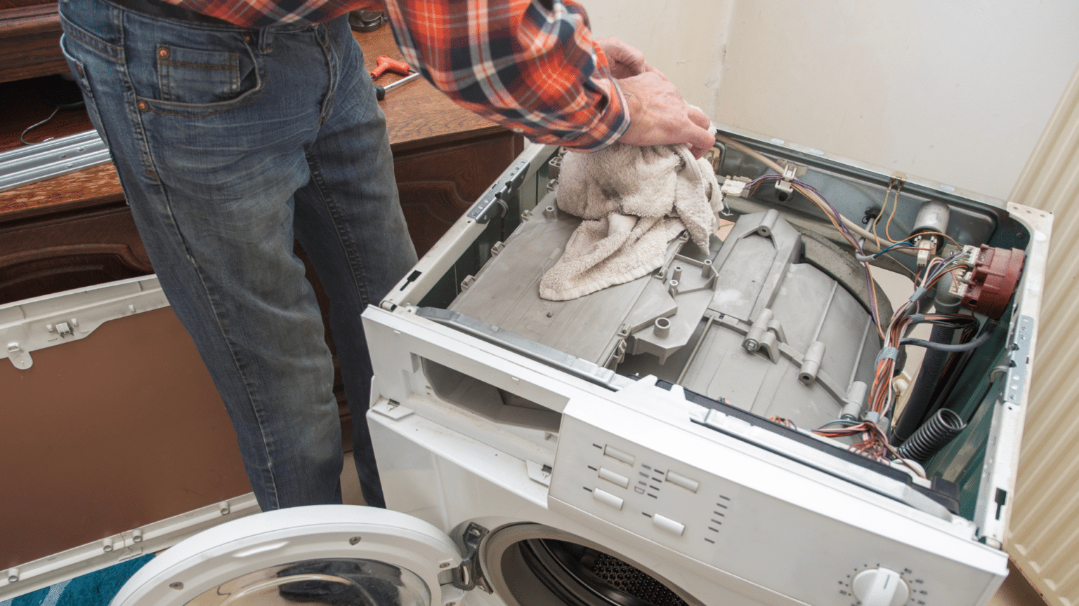 Getting rid of an old washing machine? Amigo Rubbish Removal offers fast and affordable washing machine removal Sydney-wide. We handle heavy lifting and eco-friendly disposal with same day service.